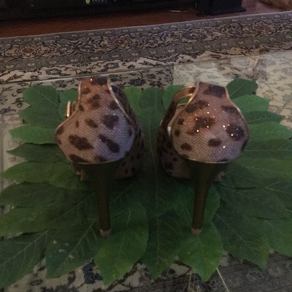 SOLD - Picture 5 of 8